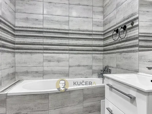 Pronájem bytu 2+kk, Neratovice, 28. října, 47 m2