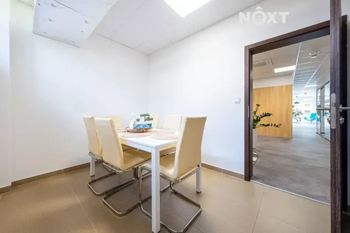 Prodej obchodního prostoru, Pardubice, Na Spravedlnosti, 200 m2
