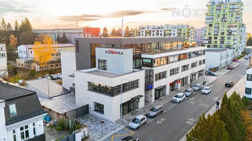 Pronájem obchodního prostoru, Pardubice, Na Spravedlnosti, 110 m2