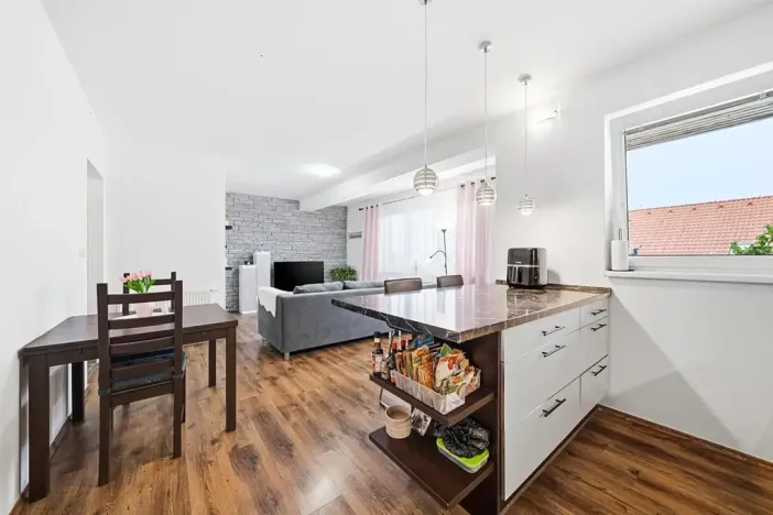 Prodej bytu 3+kk, Bošovice, Vyhlídka, 84 m2