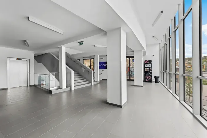Pronájem obchodního prostoru, Praha - Hloubětín, Poděbradská, 49 m2