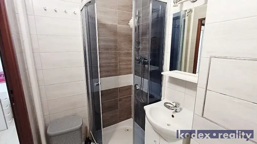 Pronájem bytu 1+kk, Hradec Králové, Třebechovická, 34 m2