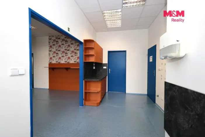 Pronájem kanceláře, Krnov, Čsl. armády, 520 m2