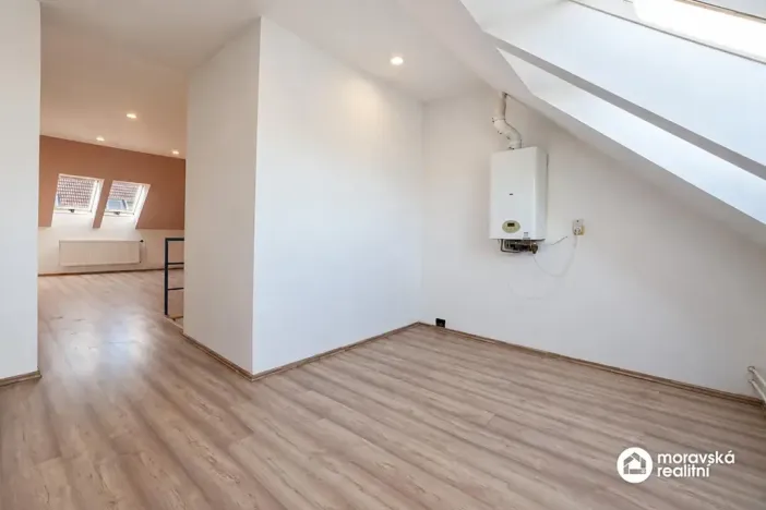 Pronájem obchodního prostoru, Ivančice, Jana Schwarze, 100 m2