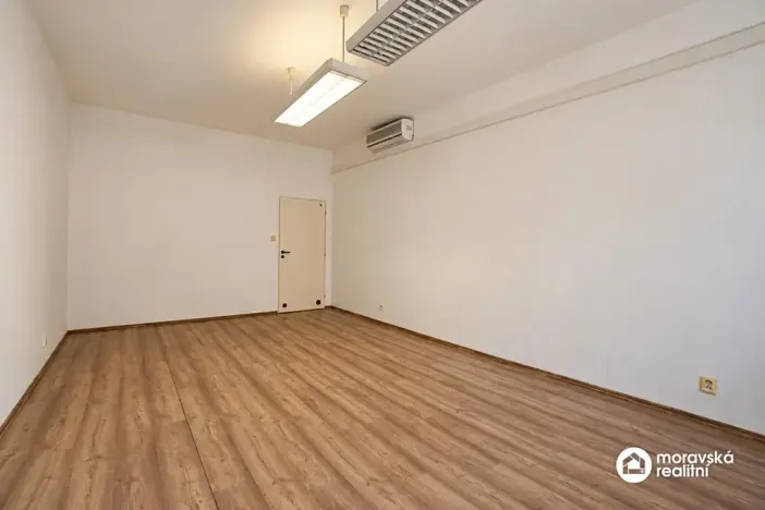 Pronájem obchodního prostoru, Ivančice, Jana Schwarze, 100 m2