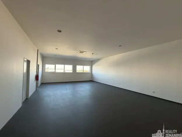 Pronájem komerční nemovitosti, Nupaky, Komerční, 470 m2