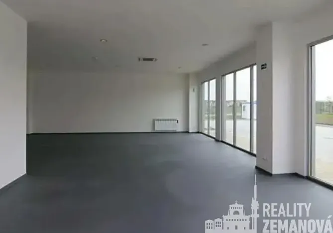 Pronájem komerční nemovitosti, Nupaky, Komerční, 470 m2