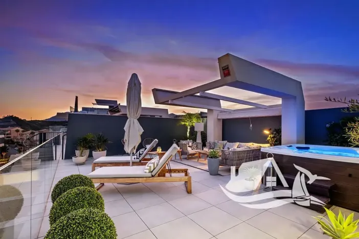 Prodej bytu 4+kk, Estepona, Španělsko, 106 m2