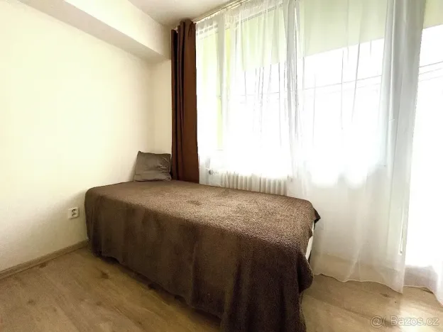 Pronájem bytu 1+kk, Praha - Radotín, Vrážská, 18 m2