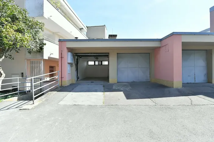Pronájem garáže, Praha - Břevnov, Talichova, 16 m2