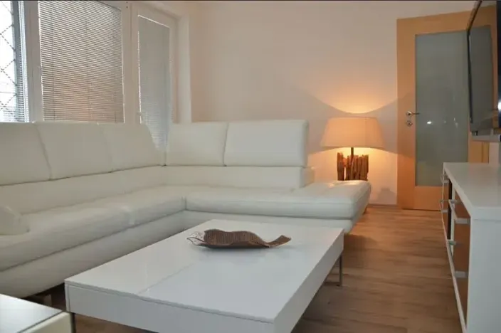 Pronájem bytu 4+1, Praha - Modřany, Hřebíkova, 92 m2