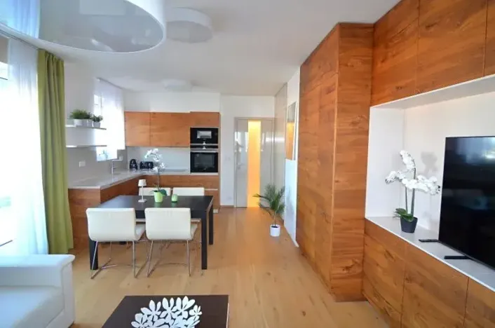 Prodej bytu 2+kk, Praha - Pitkovice, Chorošová, 55 m2