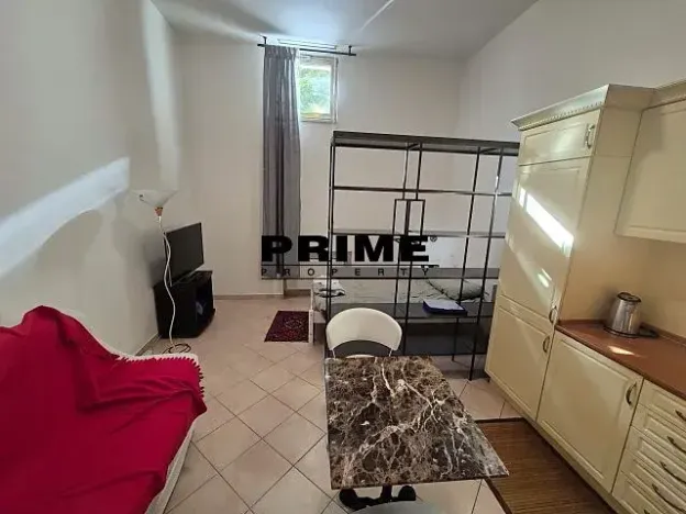 Pronájem bytu 1+kk, Praha - Vinohrady, Italská, 41 m2