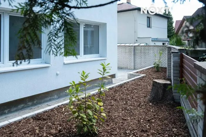Prodej bytu 2+kk, Praha - Kyje, Vajgarská, 27 m2