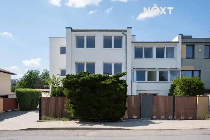 Prodej bytu 1+kk, Praha - Kyje, Vajgarská, 20 m2