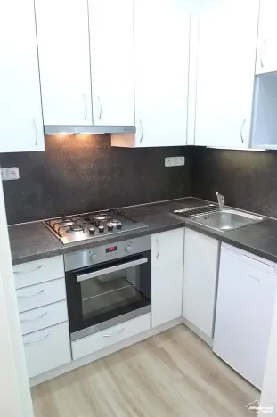 Pronájem bytu 2+kk, Praha - Žižkov, Jičínská, 46 m2