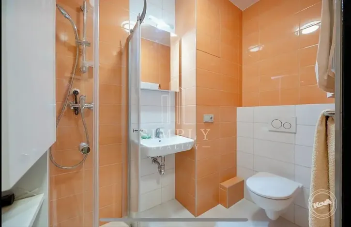 Pronájem bytu 2+1, Praha - Malešice, Káranská, 59 m2