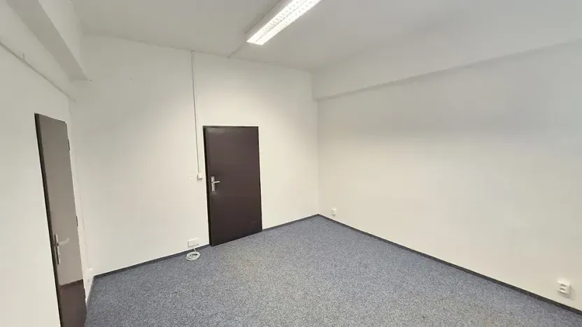 Pronájem kanceláře, Praha - Nusle, V Občanském domově, 17 m2
