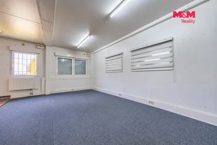 Prodej obchodního prostoru, Bernartice, 290 m2