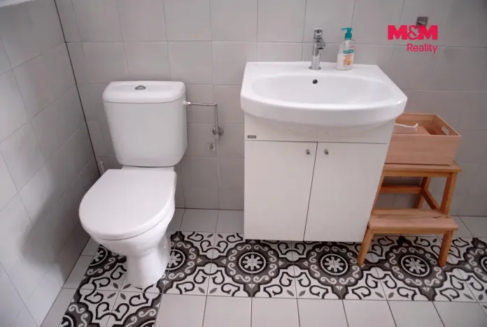 Pronájem obchodního prostoru, Jičín - Holínské Předměstí, B. Němcové, 42 m2