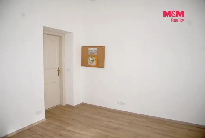 Pronájem obchodního prostoru, Jičín - Holínské Předměstí, B. Němcové, 42 m2