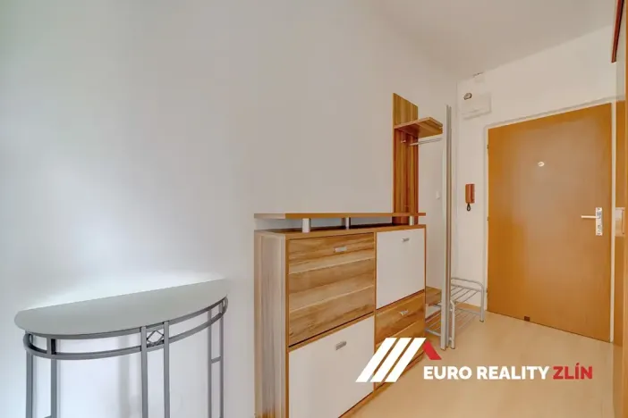 Pronájem bytu 2+1, Zlín, Dřevnická, 66 m2