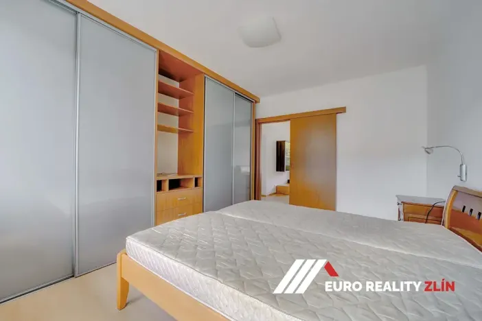 Pronájem bytu 2+1, Zlín, Dřevnická, 66 m2