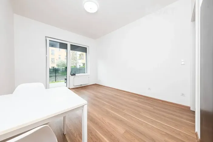 Pronájem bytu 2+kk, Pardubice, Bratranců Veverkových, 46 m2