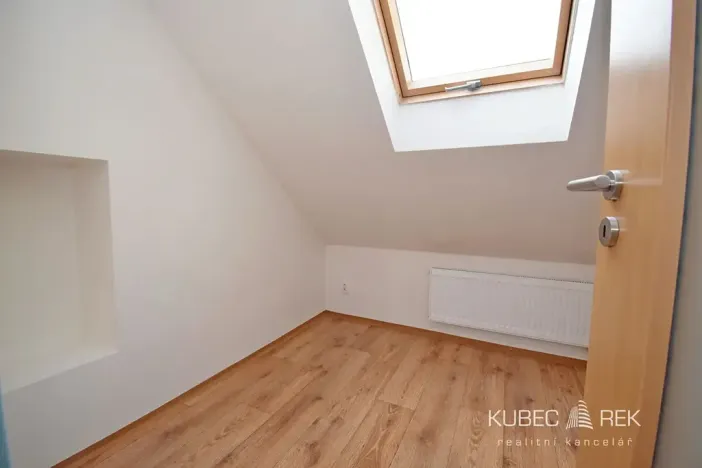 Pronájem bytu 2+kk, Tábor, Zbyňkova, 76 m2