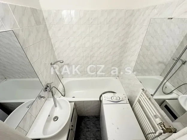 Pronájem bytu 3+1, Praha - Vinohrady, Pod Rapidem, 57 m2