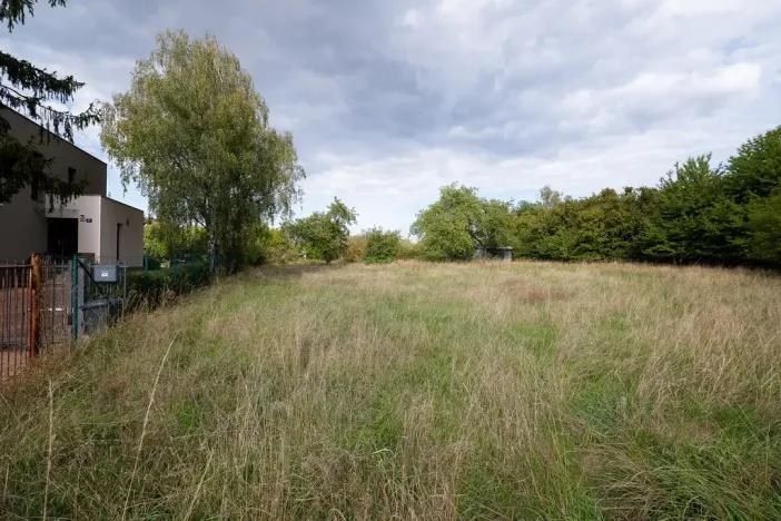 Prodej pozemku, Praha - Horní Počernice, Na svěcence, 1297 m2