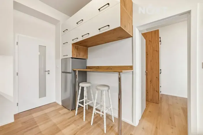 Pronájem bytu 2+kk, Praha - Vysočany, Kolmá, 34 m2
