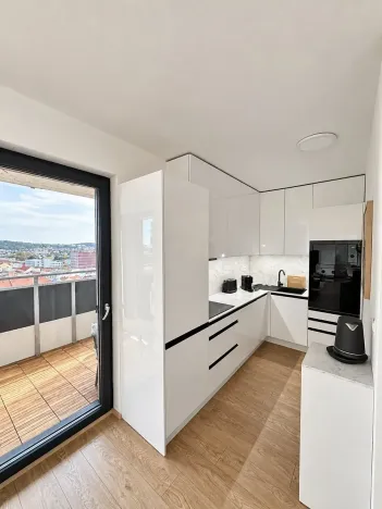 Pronájem bytu 2+kk, Brno, Bratislavská, 52 m2