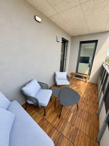 Pronájem bytu 2+kk, Brno, Bratislavská, 52 m2