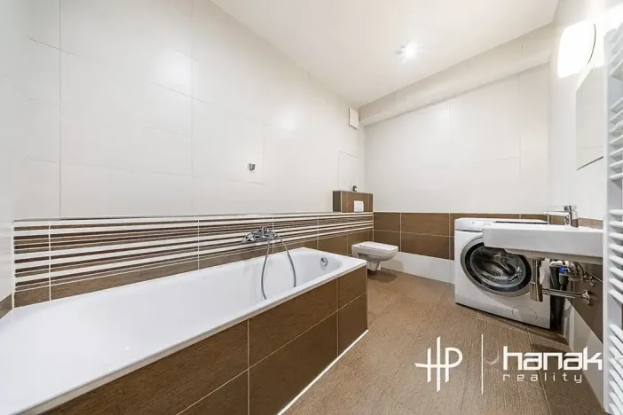Pronájem bytu 2+1, Olomouc, gen. Píky, 63 m2