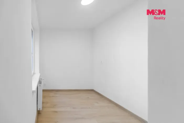 Prodej bytu 2+kk, Třinec - Lyžbice, Seifertova, 30 m2