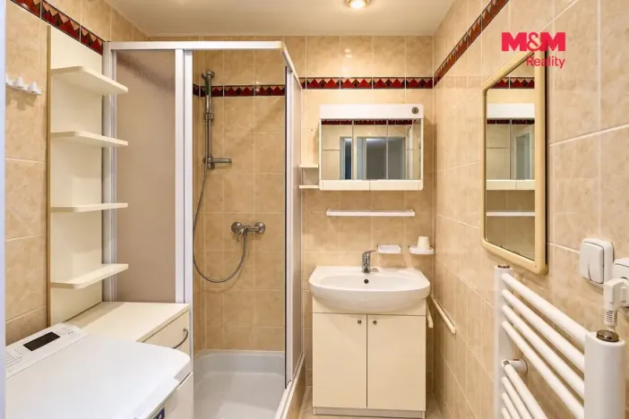 Pronájem bytu 2+1, Karlovy Vary - Drahovice, Gagarinova, 60 m2