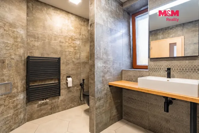 Prodej rodinného domu, Lužnice, 180 m2
