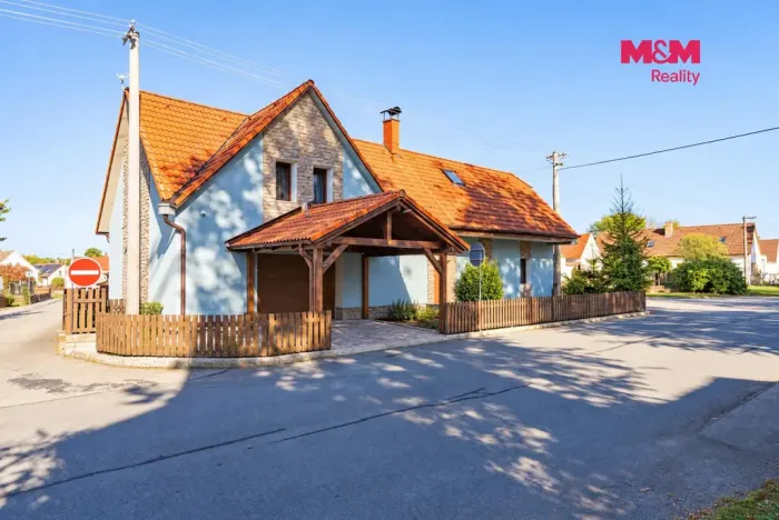 Prodej rodinného domu, Lužnice, 180 m2