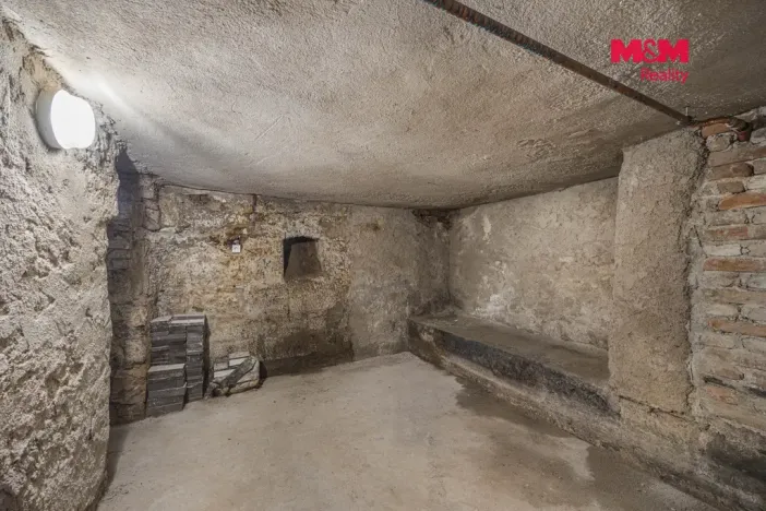 Pronájem výrobních prostor, Hradec Králové - Plotiště nad Labem, Koutníkova, 145 m2