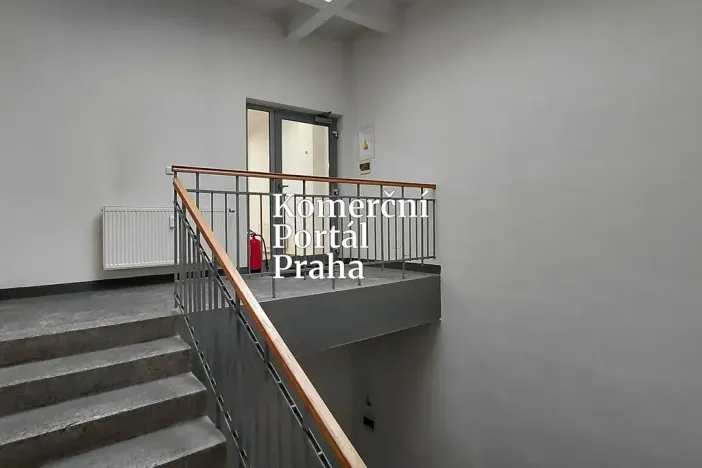 Pronájem kanceláře, Praha - Žižkov, Husitská, 180 m2