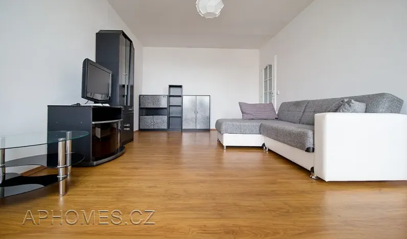 Pronájem bytu 2+kk, Praha - Kobylisy, Hlaváčova, 58 m2
