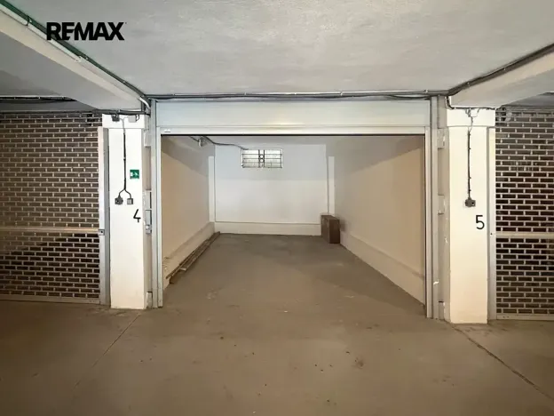 Pronájem garáže, 20 m², Brdlíkova, Praha, Motol