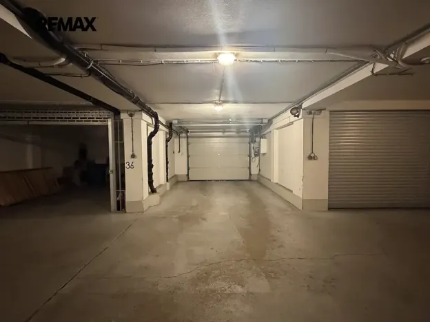 Pronájem garážového stání, Praha - Motol, Brdlíkova, 20 m2