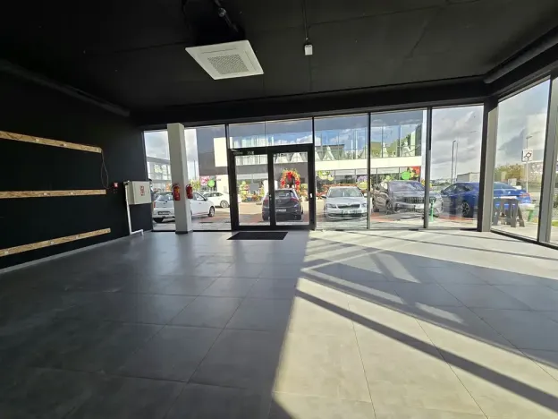 Pronájem obchodního prostoru, Říčany, Duhová, 281 m2