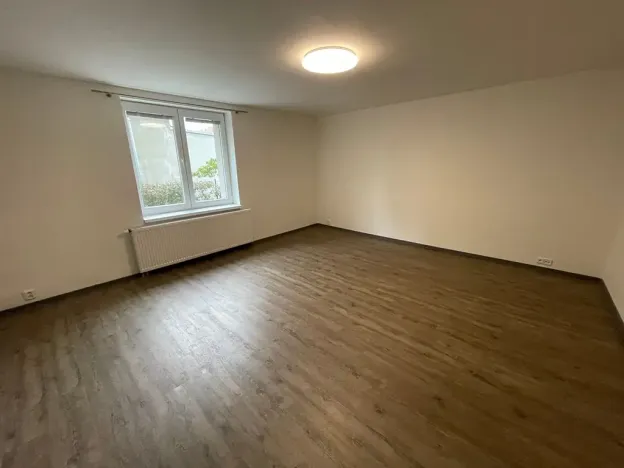 Pronájem bytu 1+1, Praha - Horní Počernice, Khodlova, 40 m2