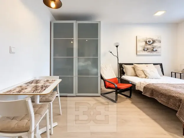 Pronájem bytu 1+kk, Praha - Vršovice, Moskevská, 28 m2