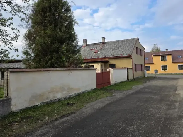 Prodej rodinného domu, 455 m², Kolinec