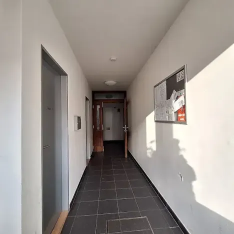 Pronájem bytu 2+kk, Praha - Smíchov, Fráni Šrámka, 43 m2