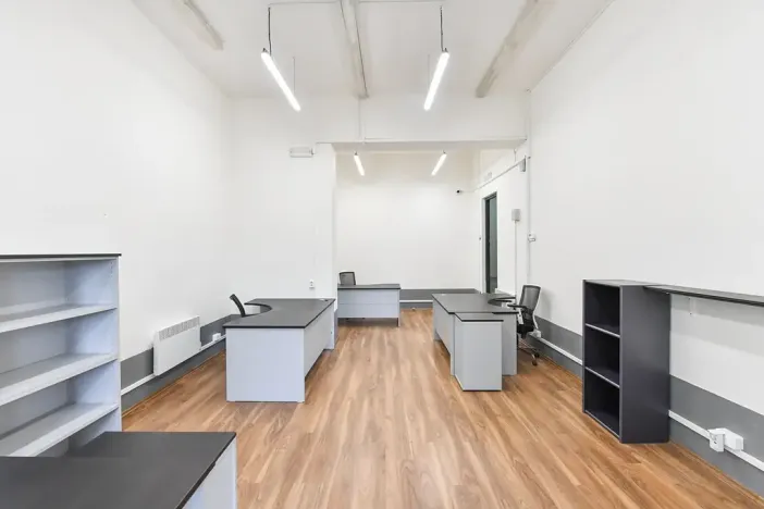 Pronájem kanceláře, Praha - Horní Počernice, Komárovská, 210 m2